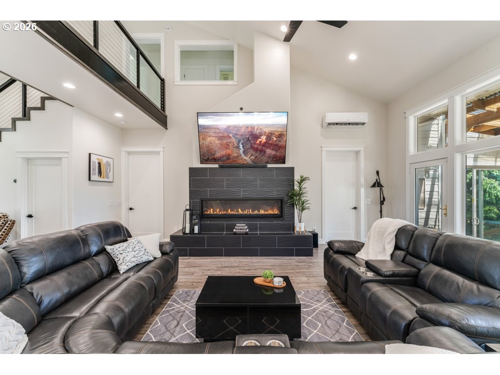 Residential in Lakeside 4