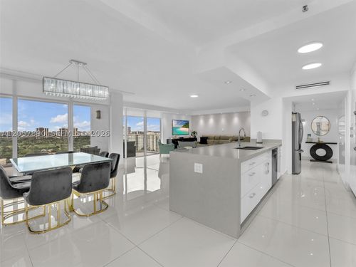 21d-19707 Turnberry Way, Aventura, FL, 33180-2505 | Card Image