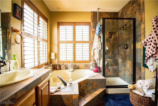 Primary Bedroom Ensuite | Image 19