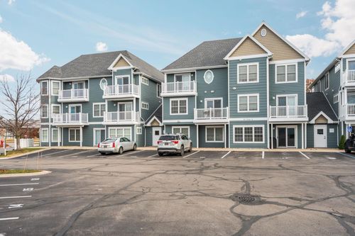 100 Hope St, Traverse City, MI, 49686-2515 | Card Image
