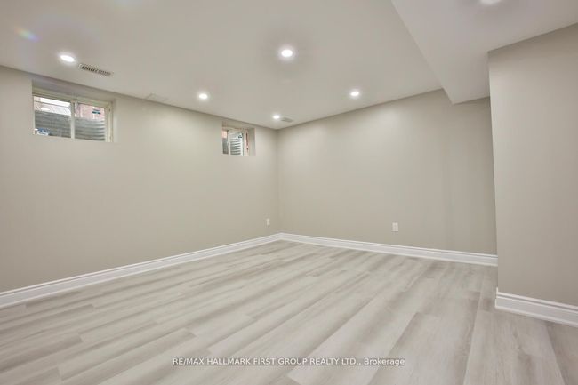 LOWER - 12 Feeder St, House other with 2 bedrooms, 1 bathrooms and 1 parking in Brampton ON | Image 8