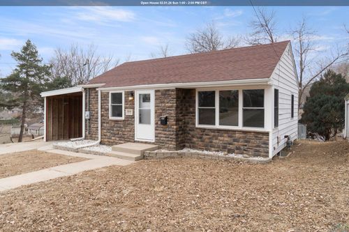 2041 S Cleveland St, Sioux City, IA, 51106-2915 | Card Image