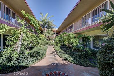 11 - E 4th Street, Condo with 1 bedrooms, 1 bathrooms and null parking in Long Beach CA | Image 1