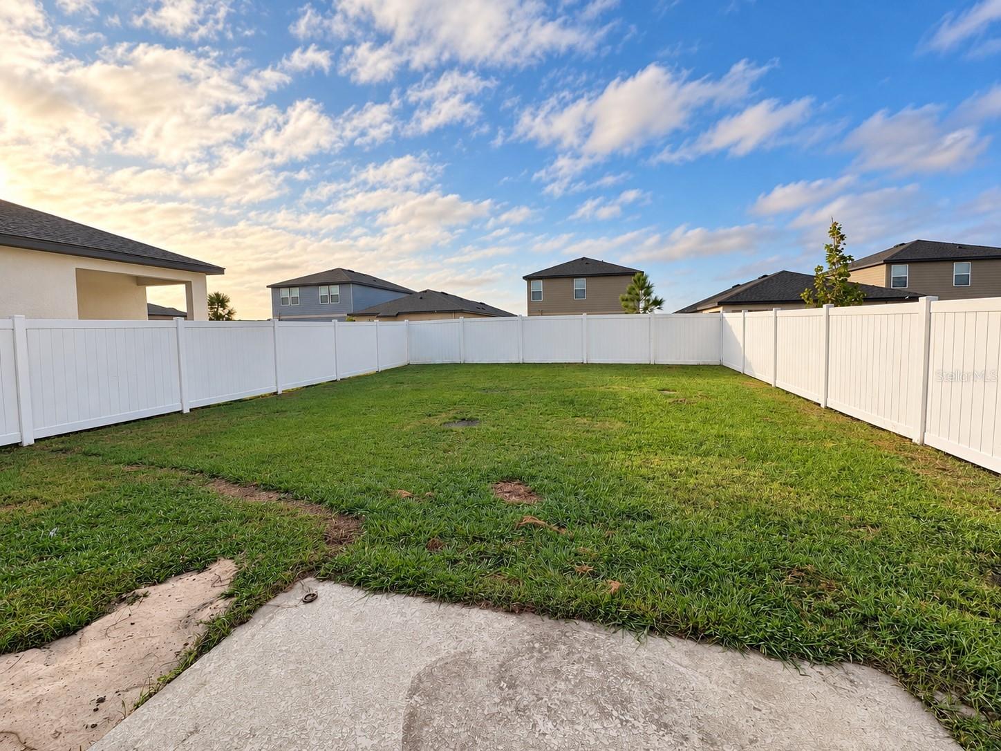 Residential in ZEPHYRHILLS