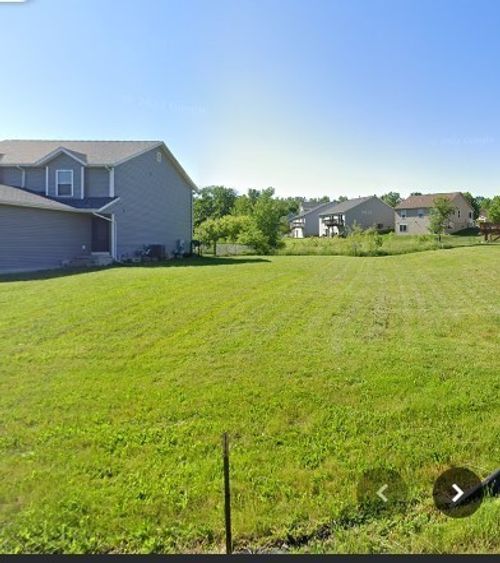 2147 Sugar Creek Dr, Cedar Rapids, IA, 52405-1750 | Card Image