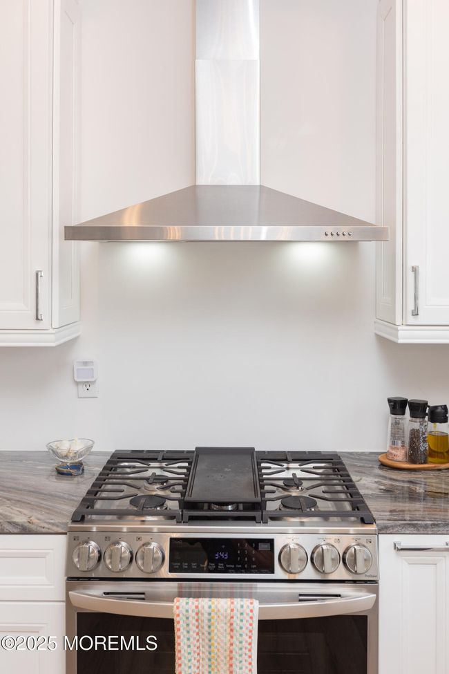 10 English Path, House other with 5 bedrooms, 3 bathrooms and null parking in Freehold NJ | Image 26
