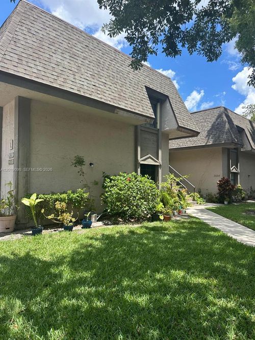 2l-3622 Nw 95th Ter, Sunrise, FL, 33351-6462 | Card Image