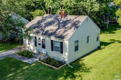 2022 Kentucky St, Lawrence, KS, 66046-2936 | Card Image