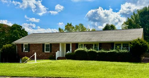 5412 Stoneybrook Dr, Roanoke, VA, 24018-6123 | Card Image