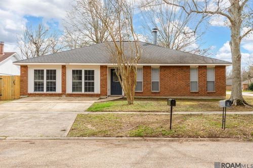 13701 Gentilly Ct, Baton Rouge, LA, 70810-2141 | Card Image