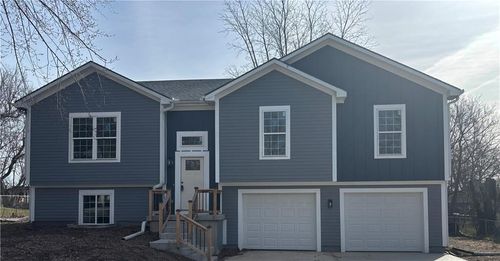 805 Nw Thieme St, Grain Valley, MO, 64029-9306 | Card Image