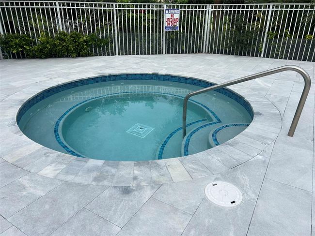 Jacuzzi | Image 30