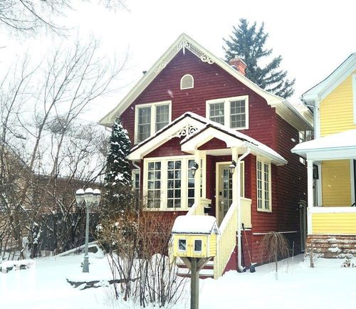 {{alt}} | Card Image