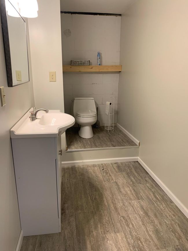 Basement bathroom | Image 5