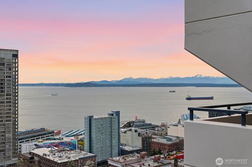 2601-2100 3rd Ave, Seattle, WA, 98121-2304 | Card Image