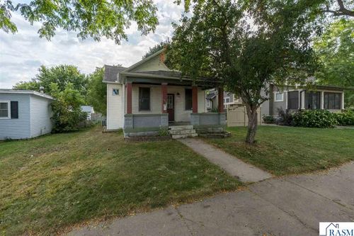 326 W Grace Street, St. Peter, MN, 56082 | Card Image