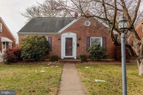 520 Cumberland Ave, CHAMBERSBURG, PA, 17201-3745 | Card Image
