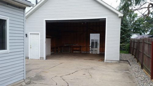 27830 Tighe St, Roseville, MI, 48066-3057 | Card Image