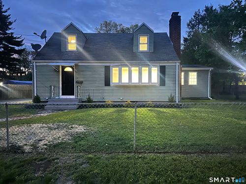 18 Walsh St, Bloomfield, CT, 06002-3261 | Card Image