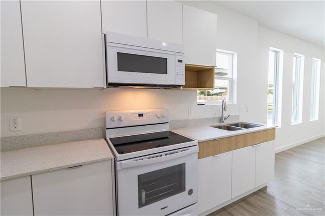 UNIT-4 - 1311 Marcela Dr, Condo with 2 bedrooms, 2 bathrooms and 2 parking in Weslaco TX | Image 7