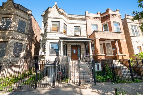 4220 W Monroe St, Chicago, IL, 60624-3592 | Card Image