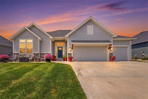 16412 Mustang St, Gardner, KS, 66030-9320 | Card Image