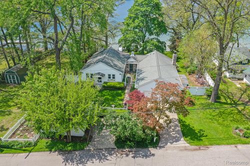 1786 Point St, Commerce Twp, MI, 48382-2273 | Card Image