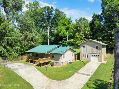 2317 Arch Rock Dr, Sevierville, TN, 37876-6223 | Card Image