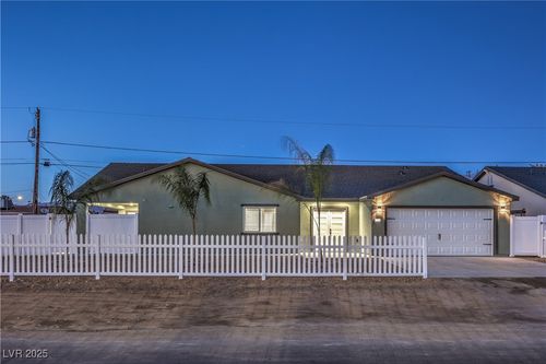 4724 Patterson Ave, Las Vegas, NV, 89104-6140 | Card Image