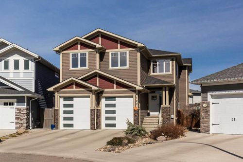 129 Sixmile Bend S, Lethbridge, AB, T1K8E3 | Card Image