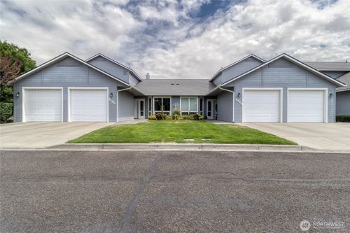 2455 Smoke Tree Ln, Walla Walla, WA, 99362-9268 | Card Image
