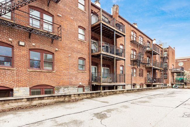 108 Hamilton Ave, Condo with 2 bedrooms, 2 bathrooms and null parking in Columbus OH | Image 25