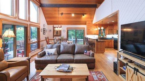 99 Johnson Loop, Ludlow, VT, 05149-9689 | Card Image