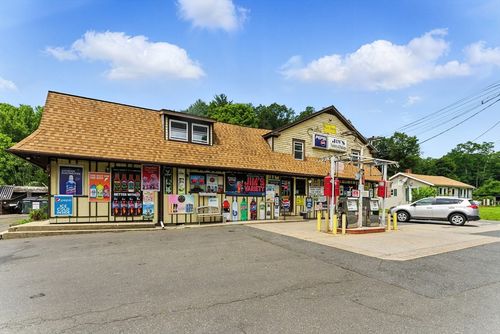 c-15 W Farms Rd, Northampton, MA, 01062-9802 | Card Image