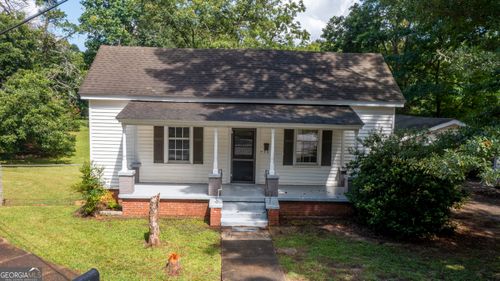 11 North St, Manchester, GA, 31816-1722 | Card Image