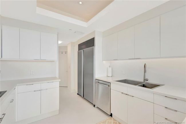 APT-240 - 2920 Dune Dr, Condo with 3 bedrooms, 3 bathrooms and 2 parking in Stuart FL | Image 20