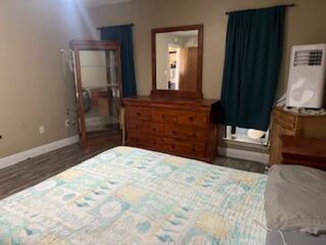 Master Bedroom | Image 12