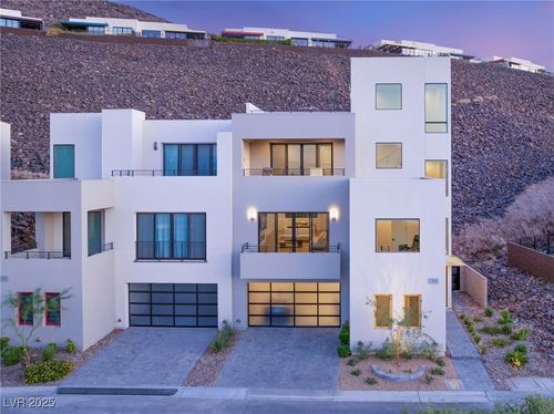 394 Solitude Peak Ln, Henderson, NV, 89012-5841 | Card Image