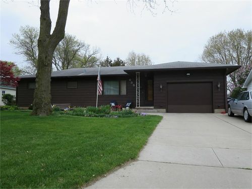 635 Alpine Dr, Waterloo, IA, 50702-5203 | Card Image