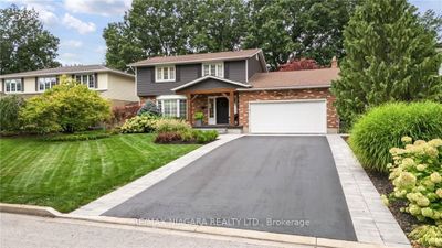 5 Village Green Dr, House other with 3 bedrooms, 4 bathrooms and 8 parking in Saint Catharines ON | Image 2