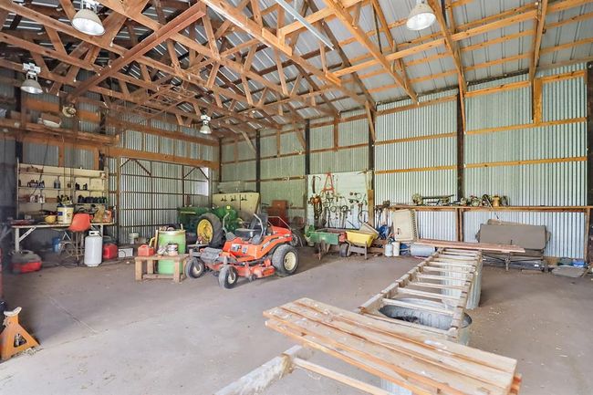 11221 State Highway 65, House other with 3 bedrooms, 2 bathrooms and 2 parking in Winnie TX | Image 27
