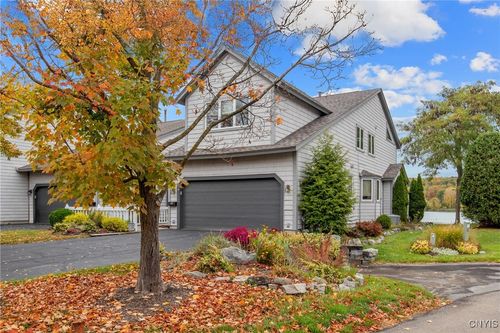 33 Parkington Cir, East Syracuse, NY, 13057-3104 | Card Image