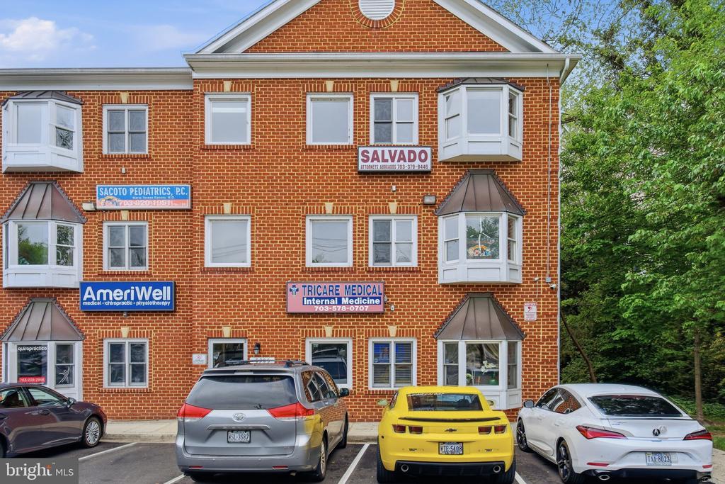 Commercial Sale in FALLS CHURCH