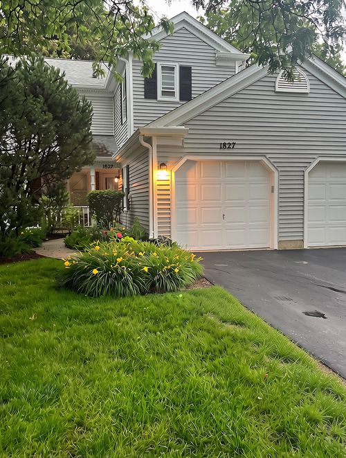 1827 Pebble Beach Cir, Elk Grove Village, IL, 60007-2791 | Card Image