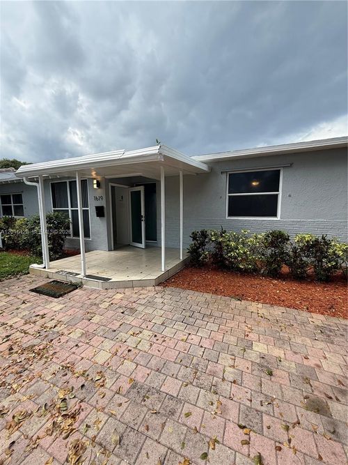 1619 Shenandoah St, Hollywood, FL, 33020-2243 | Card Image