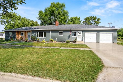 824 4th Ave N, Wahpeton, ND, 58075-4201 | Card Image