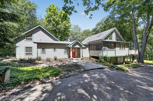 326 Fawn Rd, Pocono Lake, PA, 18347-7729 | Card Image