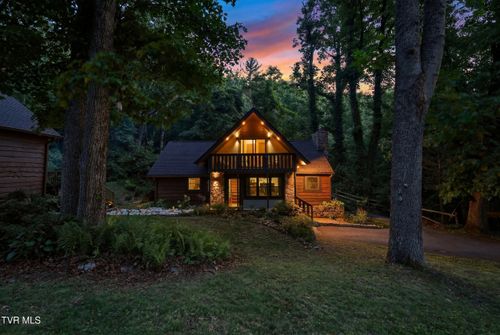 222 Mount Crest Dr, Johnson City, TN, 37601-6638 | Card Image