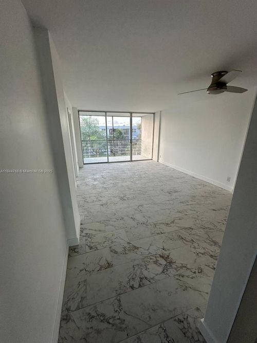 apt-4a-114 Royal Park Dr, Oakland Park, FL, 33309-6535 | Card Image