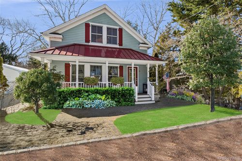 38 Baycrest Ave, East Quogue, NY, 11942-4507 | Card Image